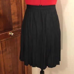 Black Tahari pleated skirt